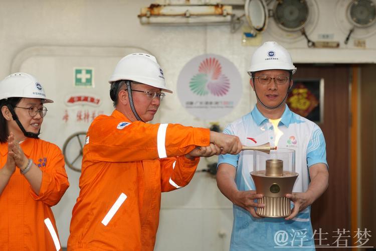 广州举行十五运会与残特奥会火种采集仪式